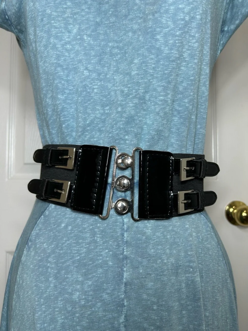 Wide Elastic‎ Corset Waist Black Belt Faux Patent Leather Silver Buckle Details_2